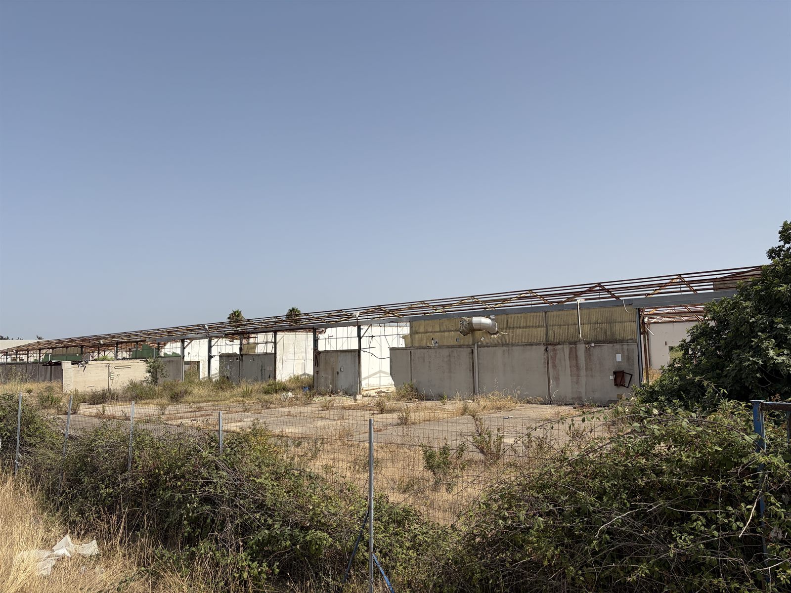 Lotto edificabile di 15.900 m² in zona industriale, via Parigi — foto 4 di 14
