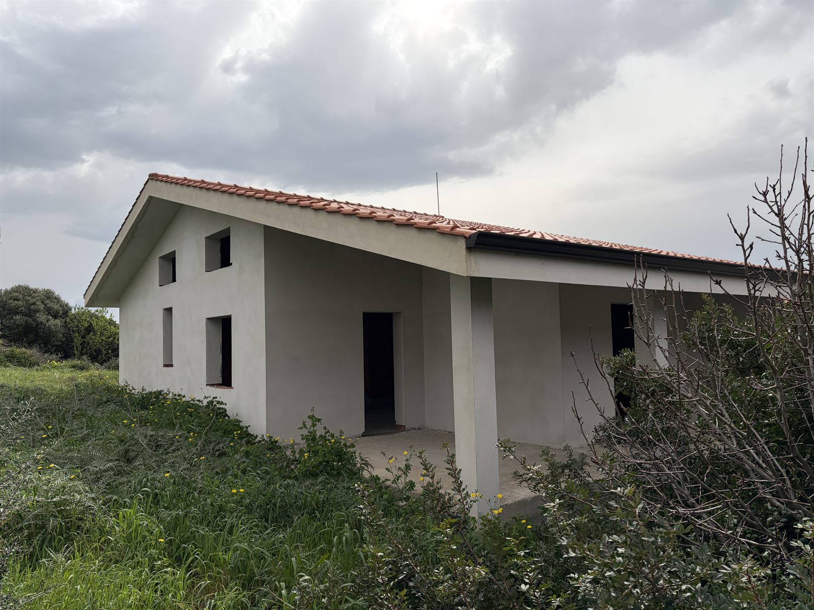 Villetta indipendente da rifinire con giardino a Narbolia